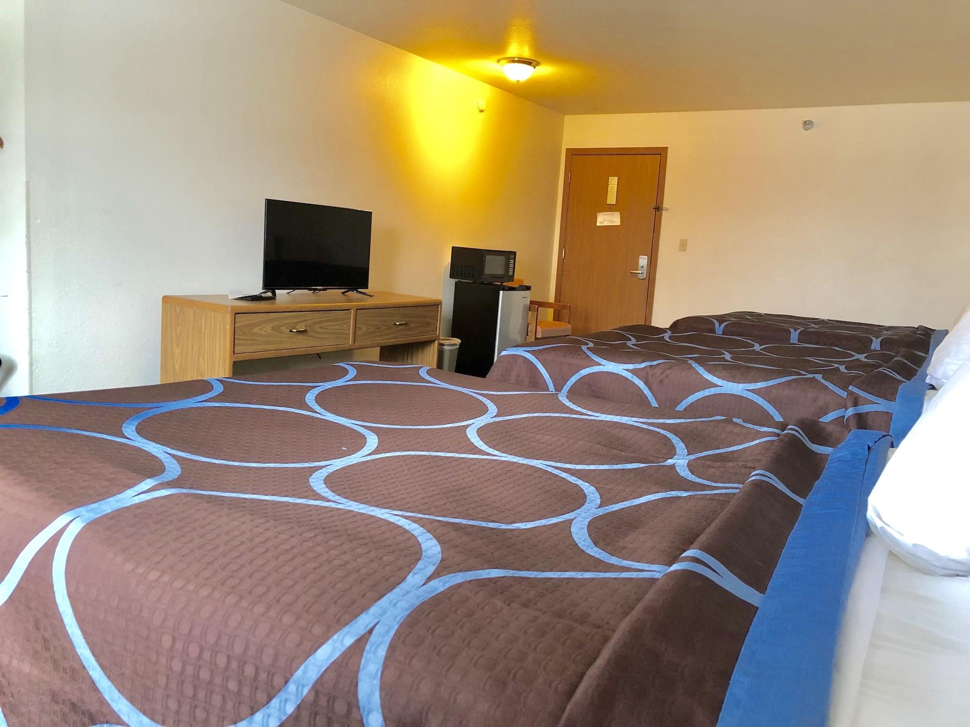 Super 8 By Wyndham Escanaba Extérieur photo
