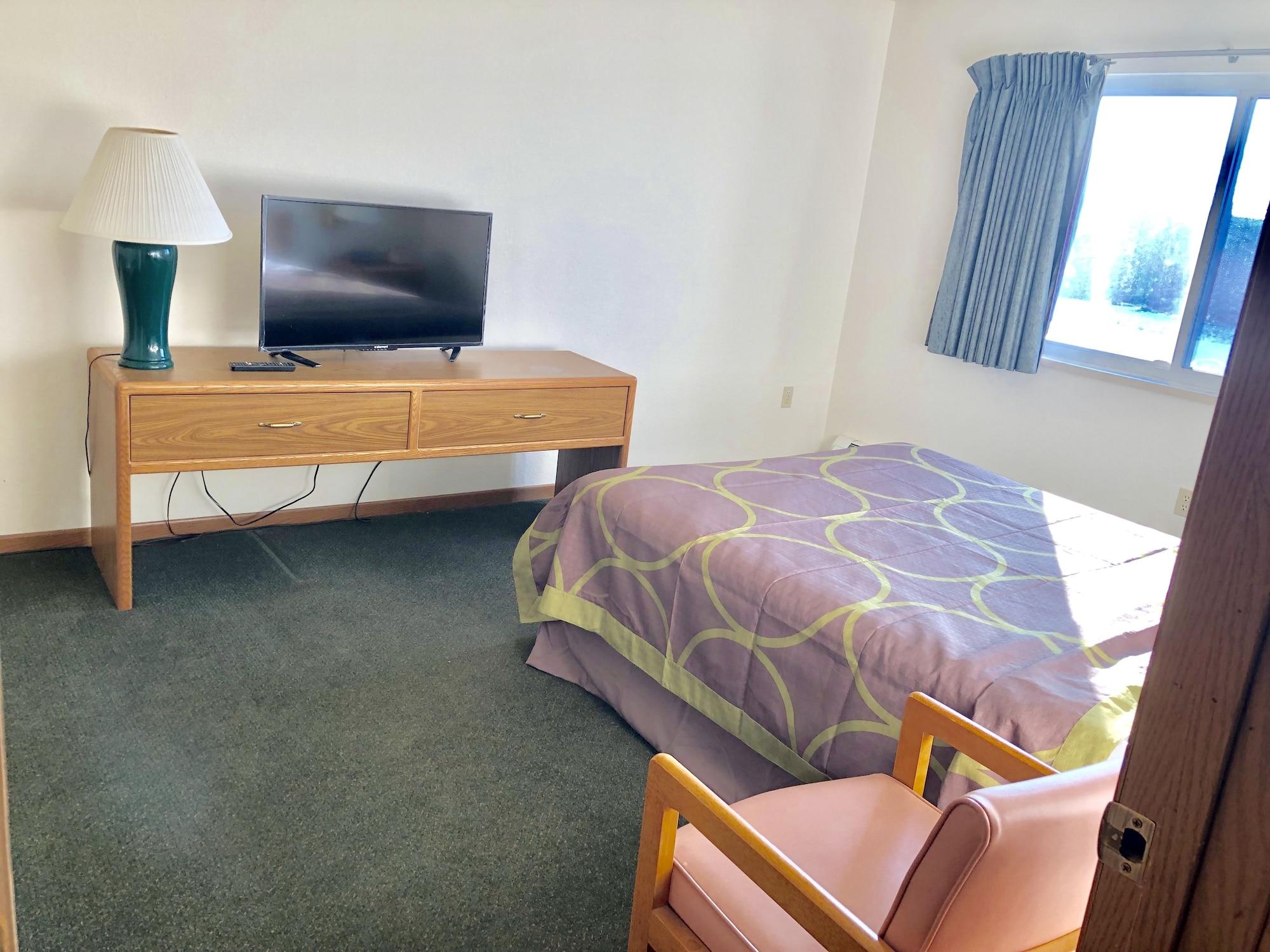 Super 8 By Wyndham Escanaba Extérieur photo