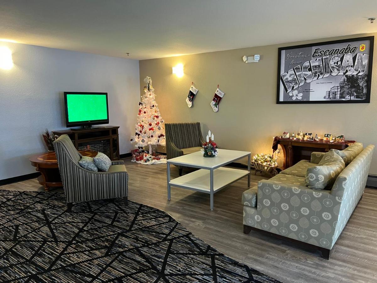 Super 8 By Wyndham Escanaba Extérieur photo