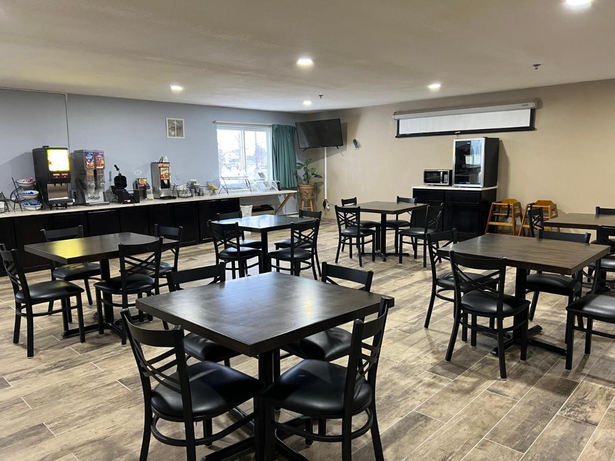 Super 8 By Wyndham Escanaba Extérieur photo