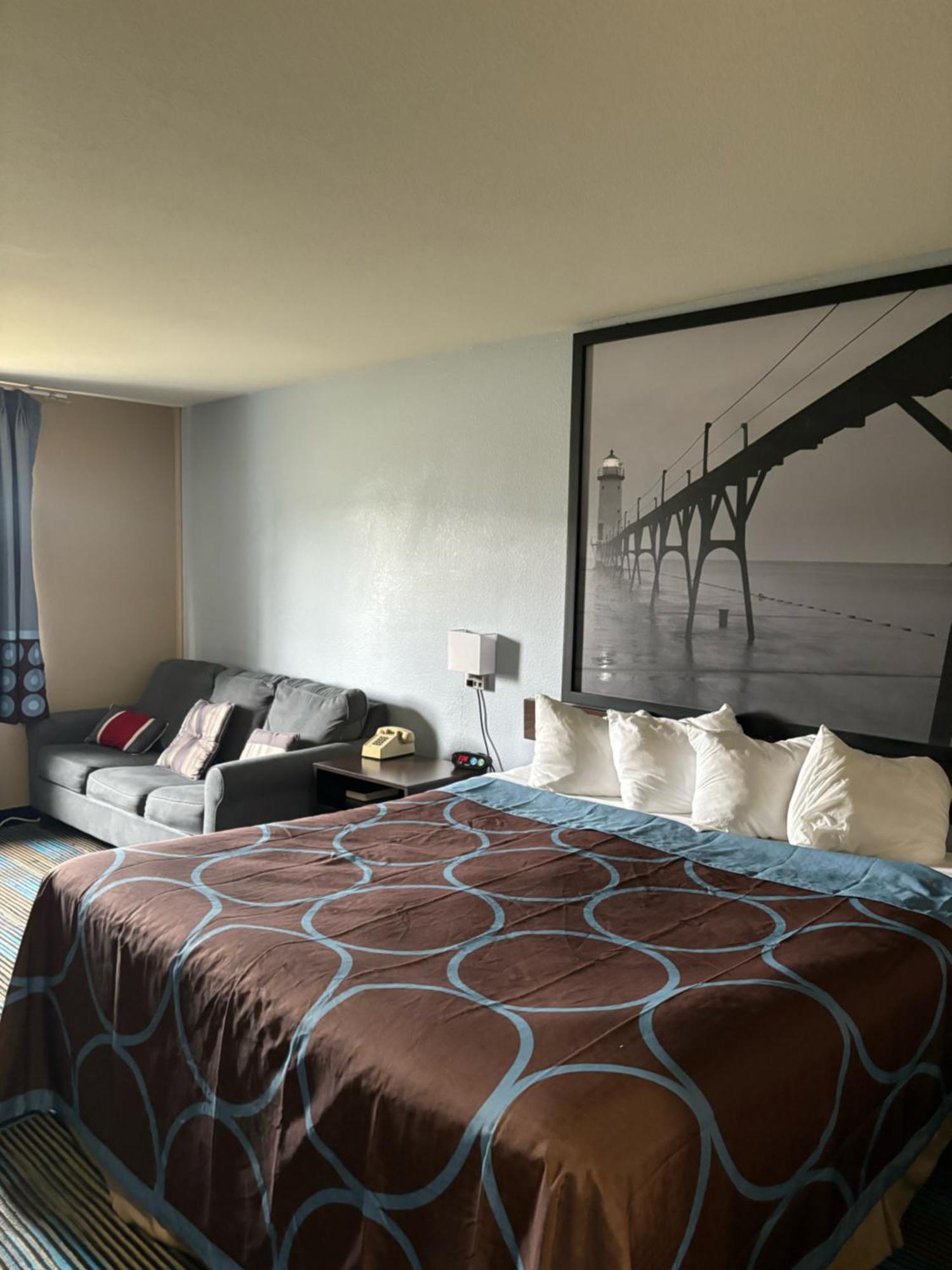 Super 8 By Wyndham Escanaba Extérieur photo