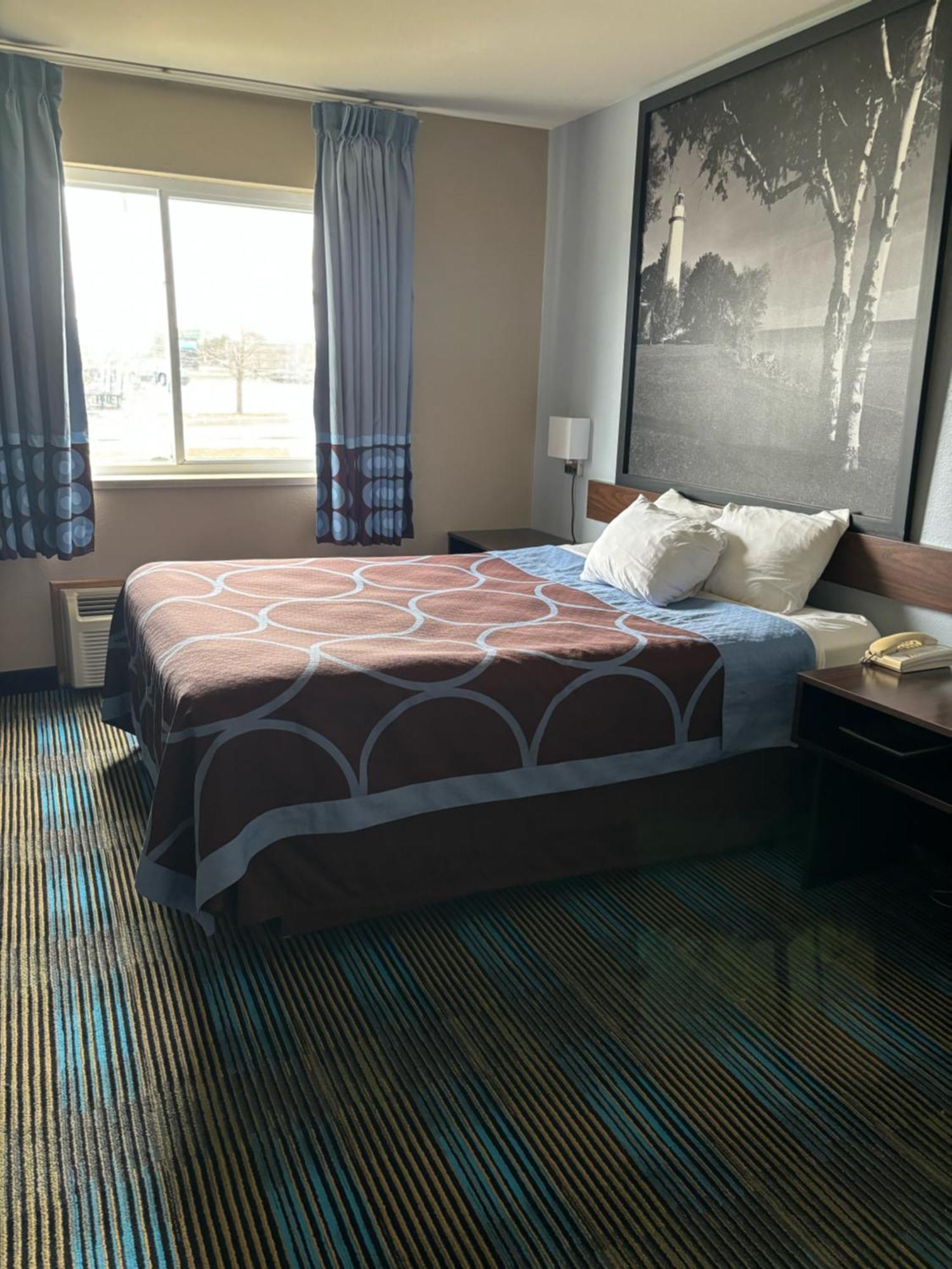 Super 8 By Wyndham Escanaba Extérieur photo