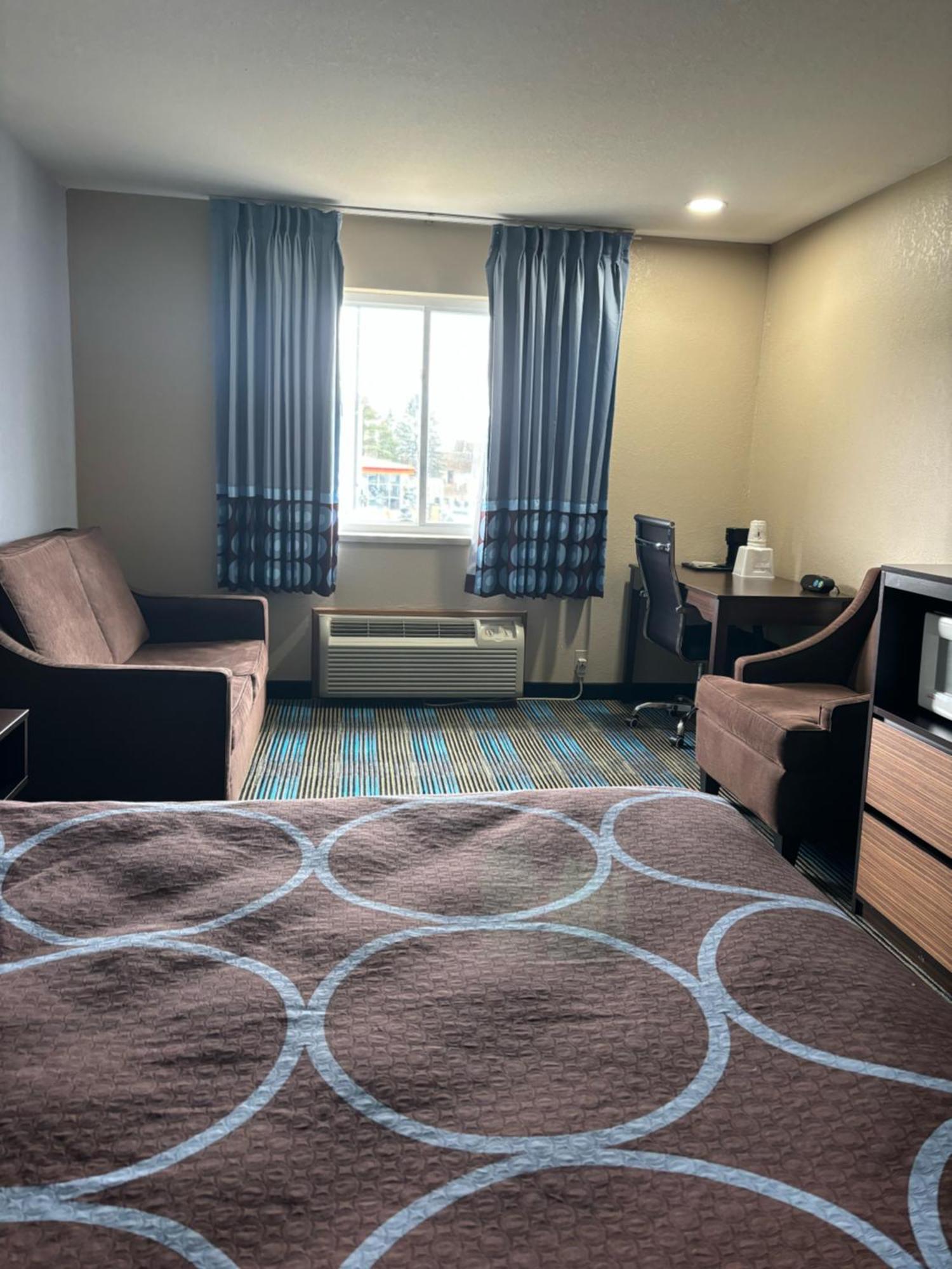 Super 8 By Wyndham Escanaba Extérieur photo