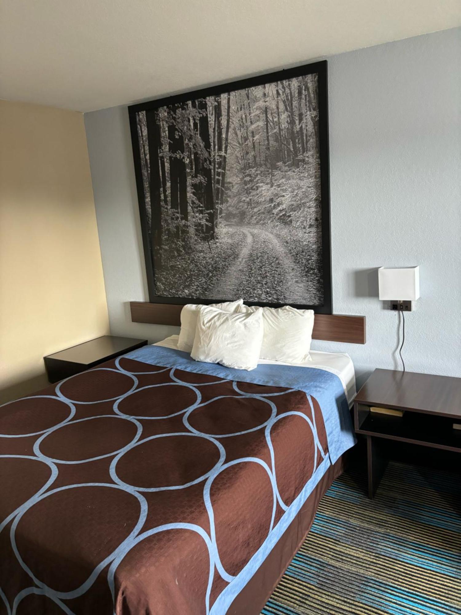 Super 8 By Wyndham Escanaba Extérieur photo