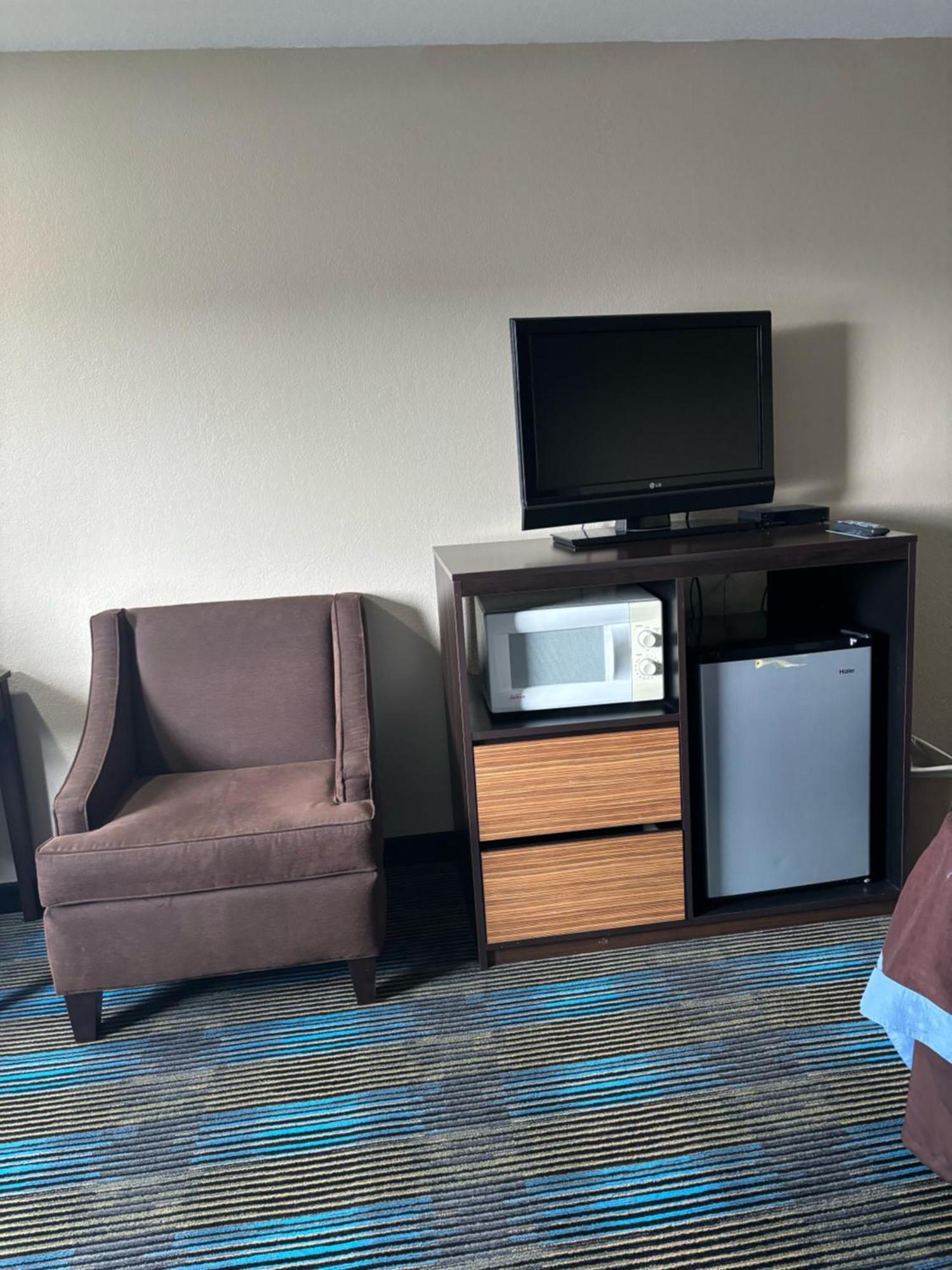 Super 8 By Wyndham Escanaba Extérieur photo