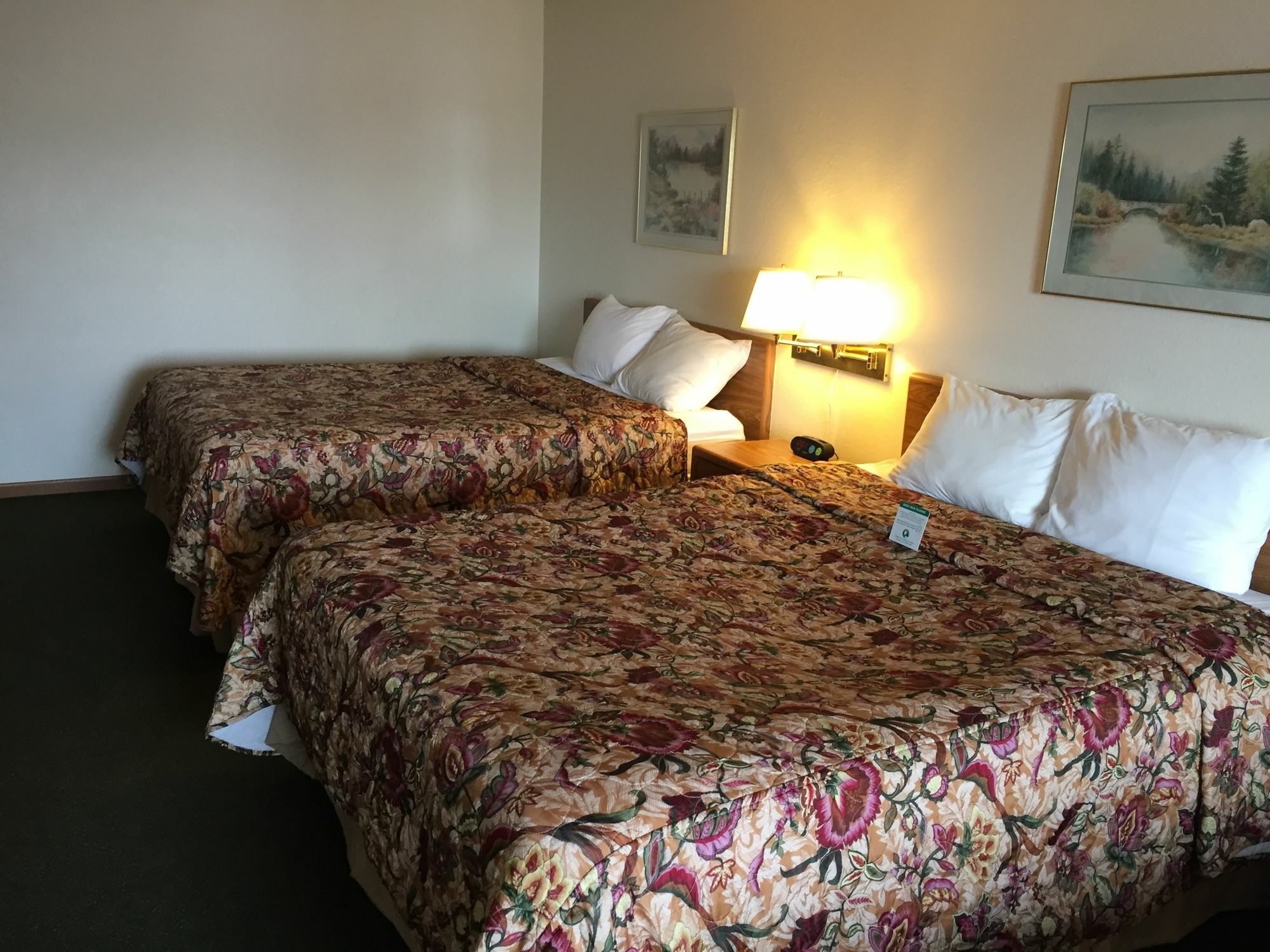 Super 8 By Wyndham Escanaba Extérieur photo