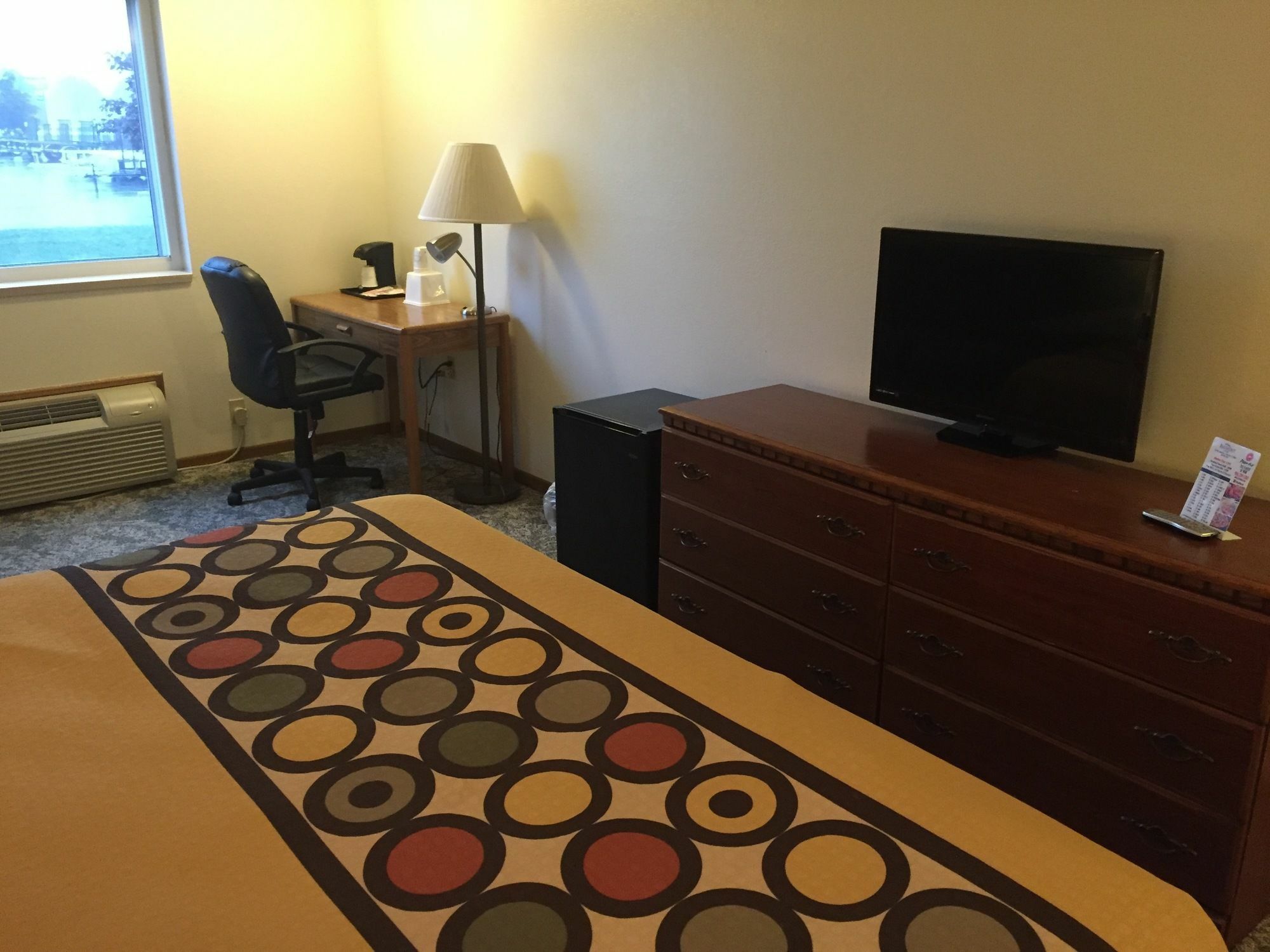 Super 8 By Wyndham Escanaba Extérieur photo
