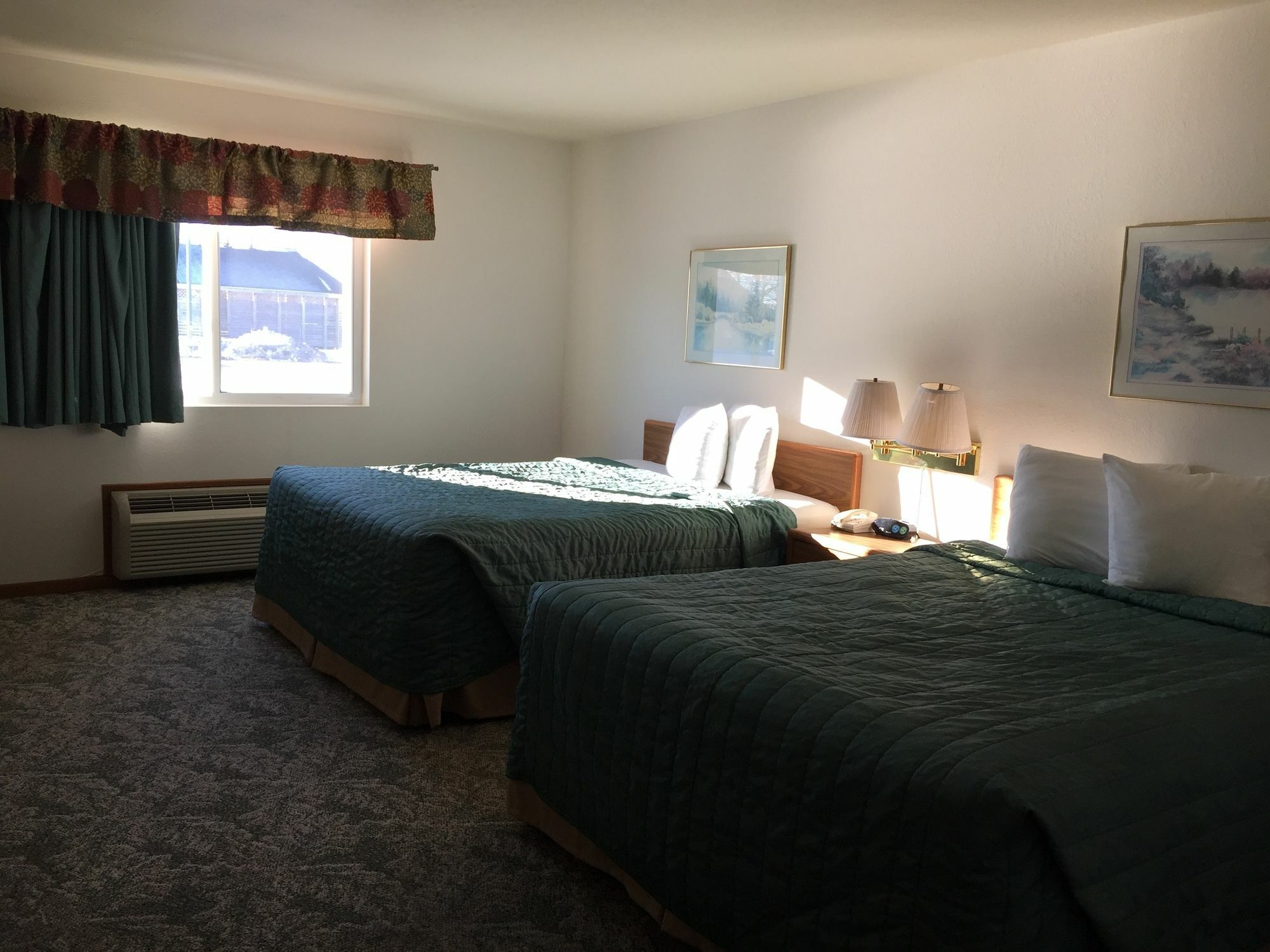 Super 8 By Wyndham Escanaba Extérieur photo